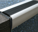NRE05 - Nariz de Aluminio con Inserto de Caucho Estriado