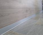 KAA - Guardaescobas en Aluminio Anodizado