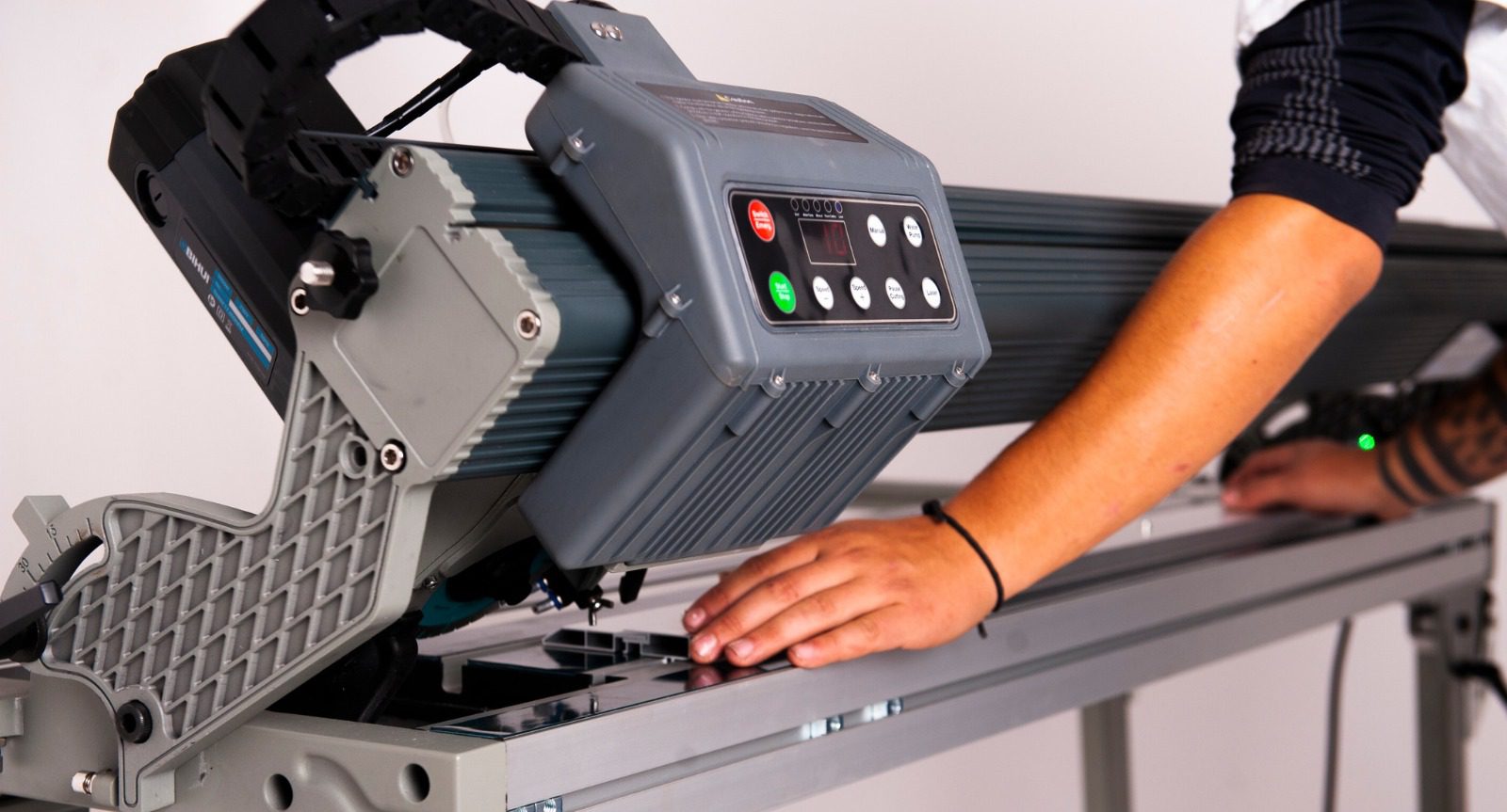 Máquina de Corte Automática Multi Funcional